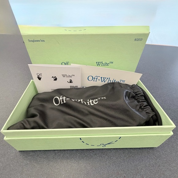 OFF-WHITE PORTLAND SUNGLASSES (FULL INCLUSION) - Picture 2 of 8